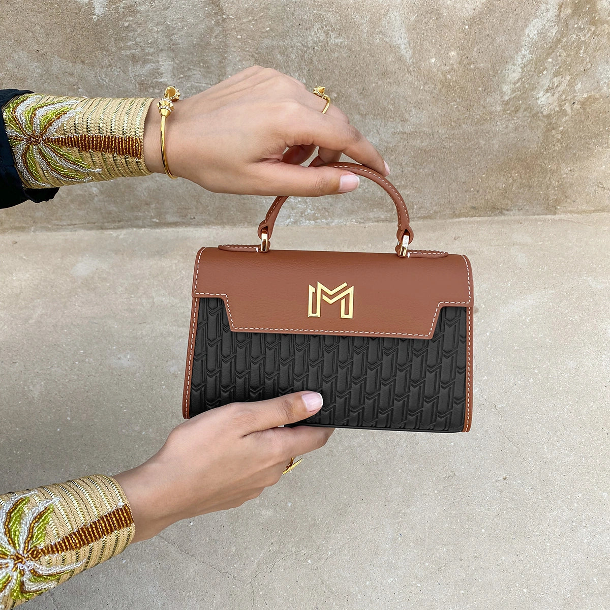 Hessa Handbag / Black & Tan