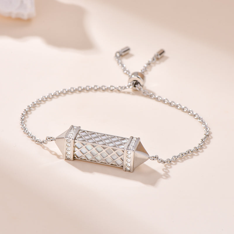 تاسل / اسوارة اللؤلؤ باللون الفضي