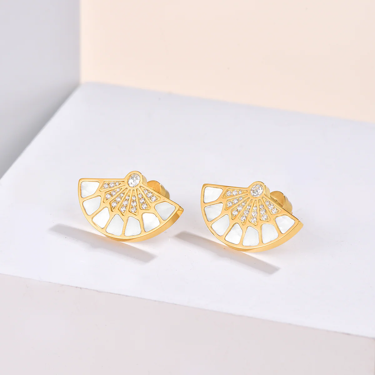 Fan / Earrings Gold