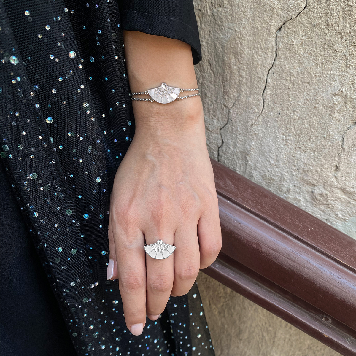 فان / خاتم باللون الفضي