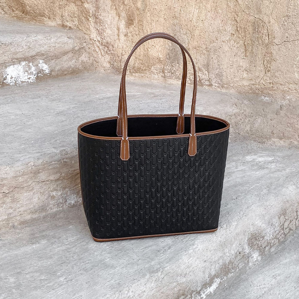 Travel Tote / Black and Tan