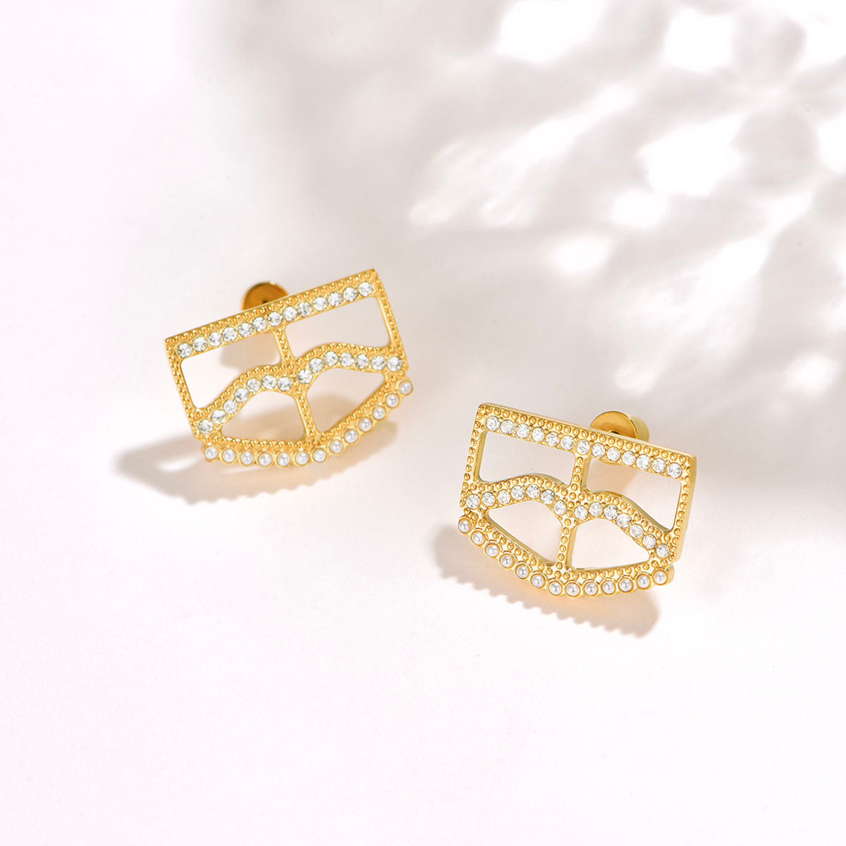 Burqa / Earrings Gold