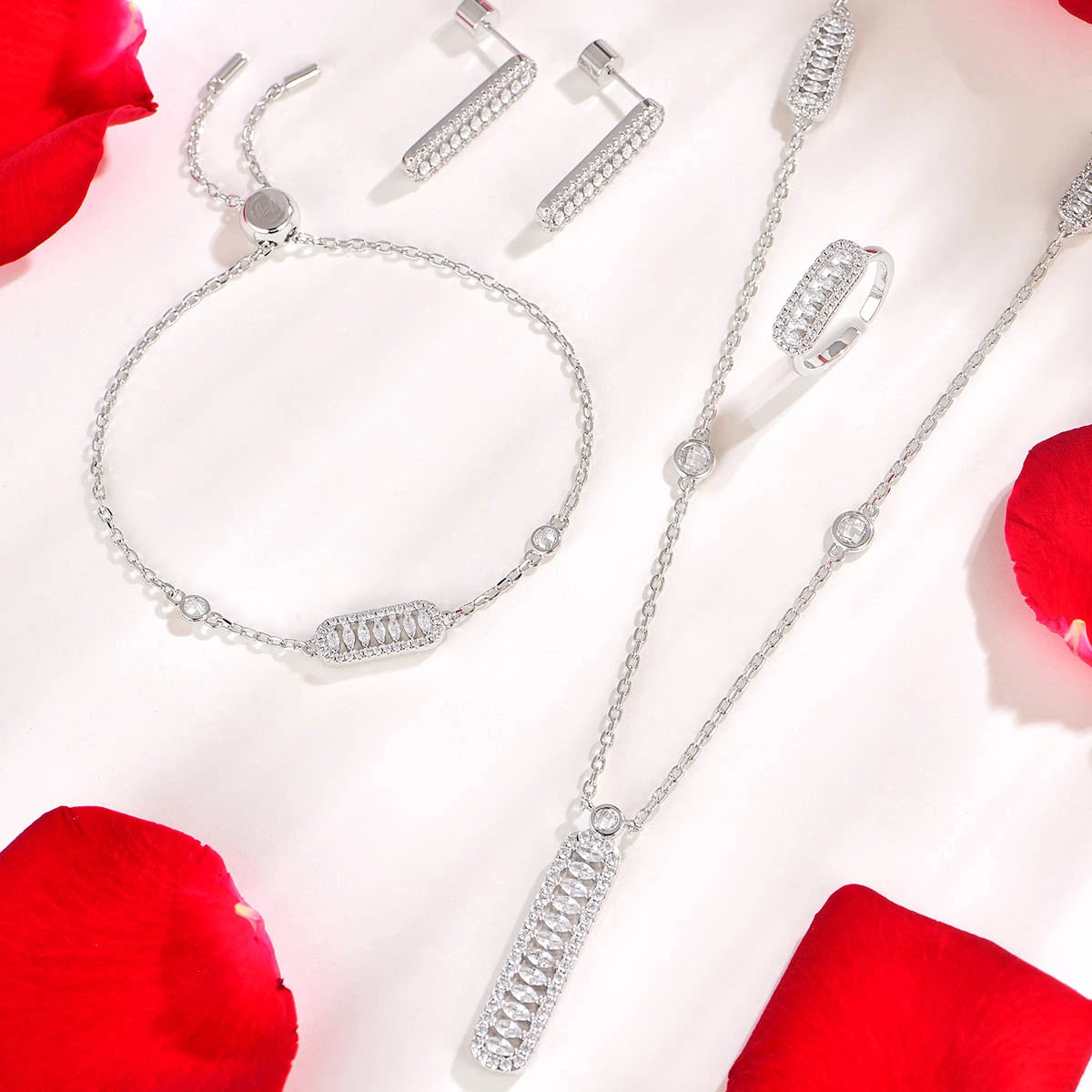 فاين / طقم باللون الفضي