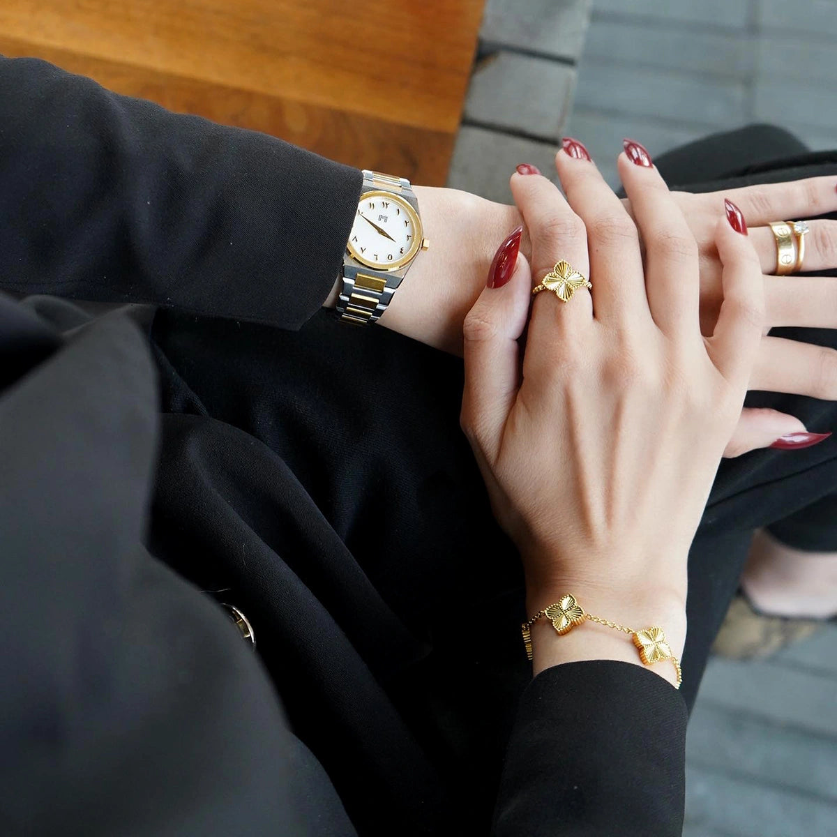 جوري / إسورة إشراقة الجوري بلون الذهب