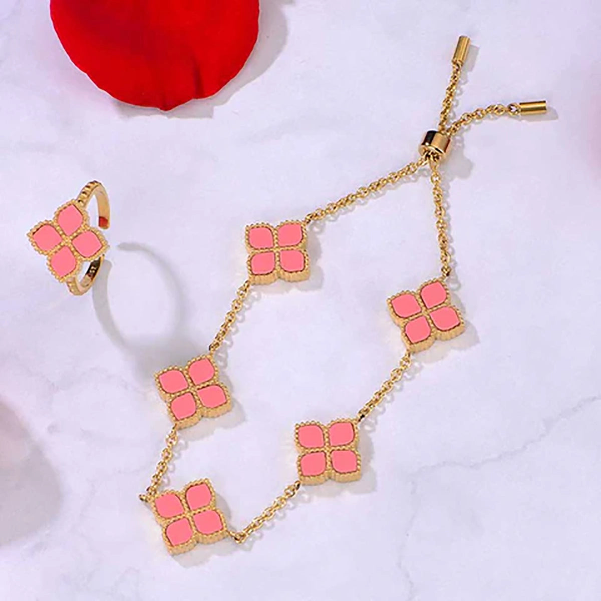 جوري / إسورة العقيق الوردي باللون الذهبي