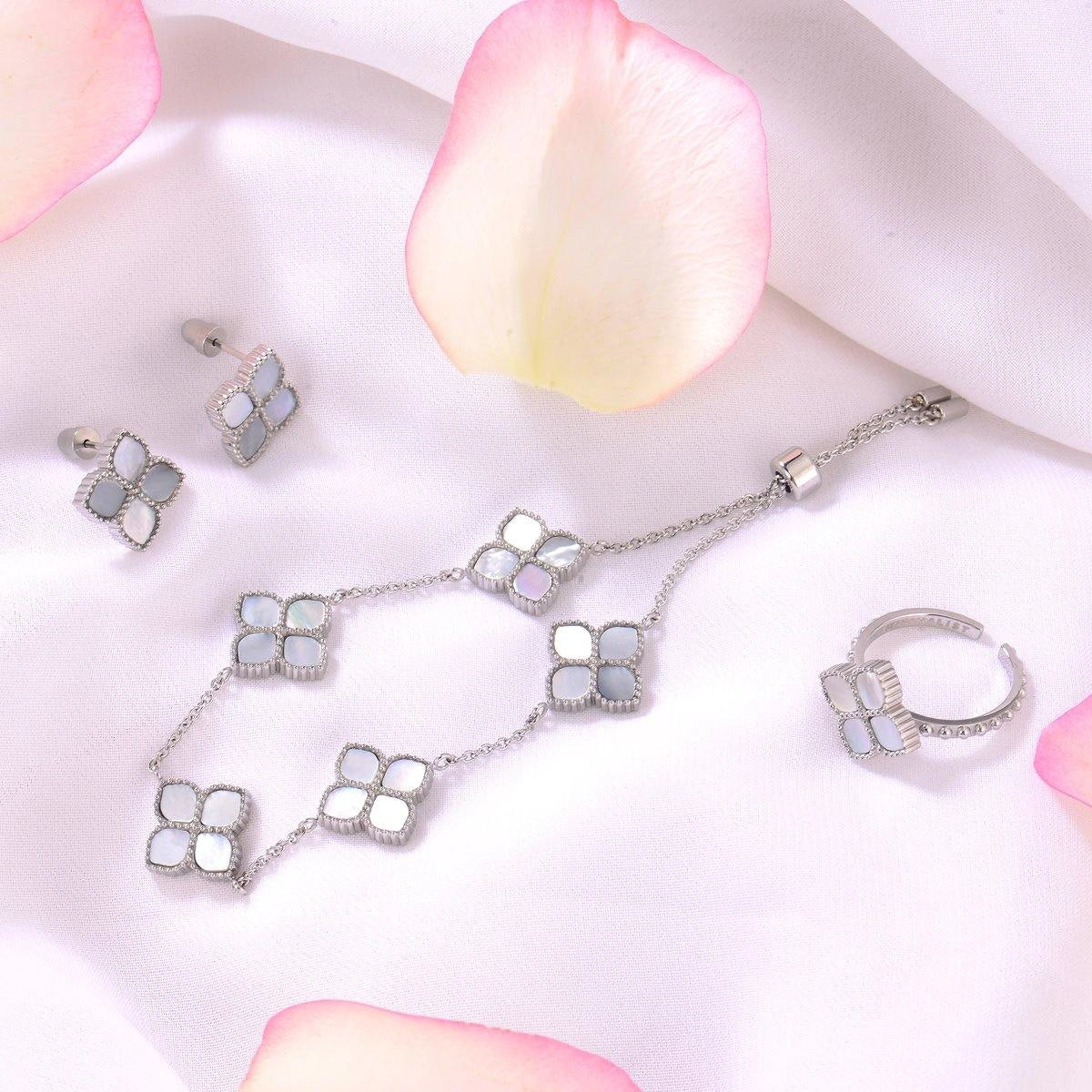 Joory / Earrings Pearl Silver