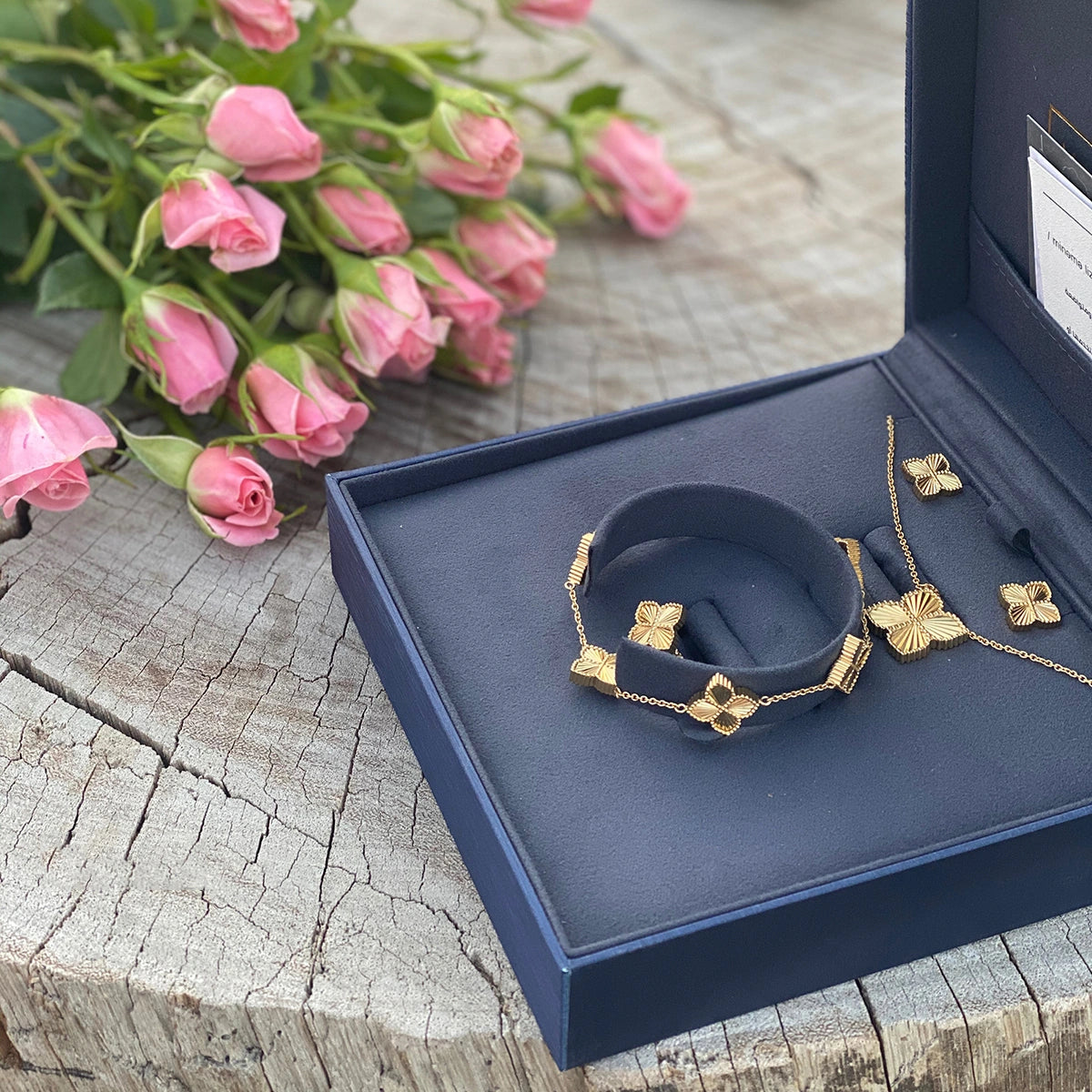 Joory / Sunglow Earrings Gold