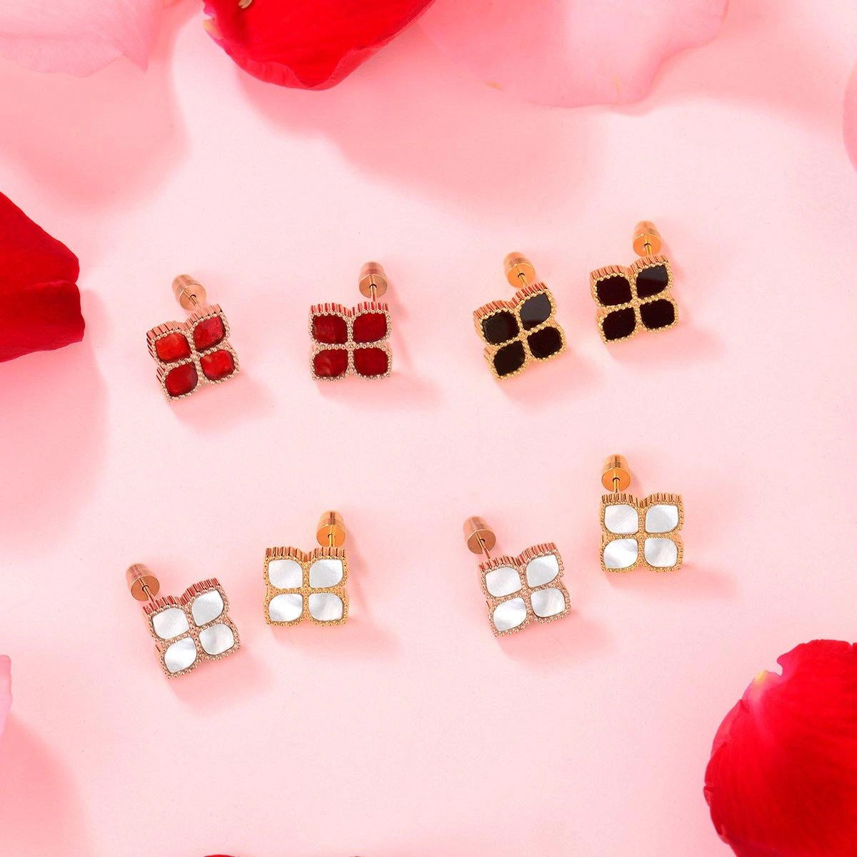 جوري / أقراط الحجر الأسود باللون الذهبي