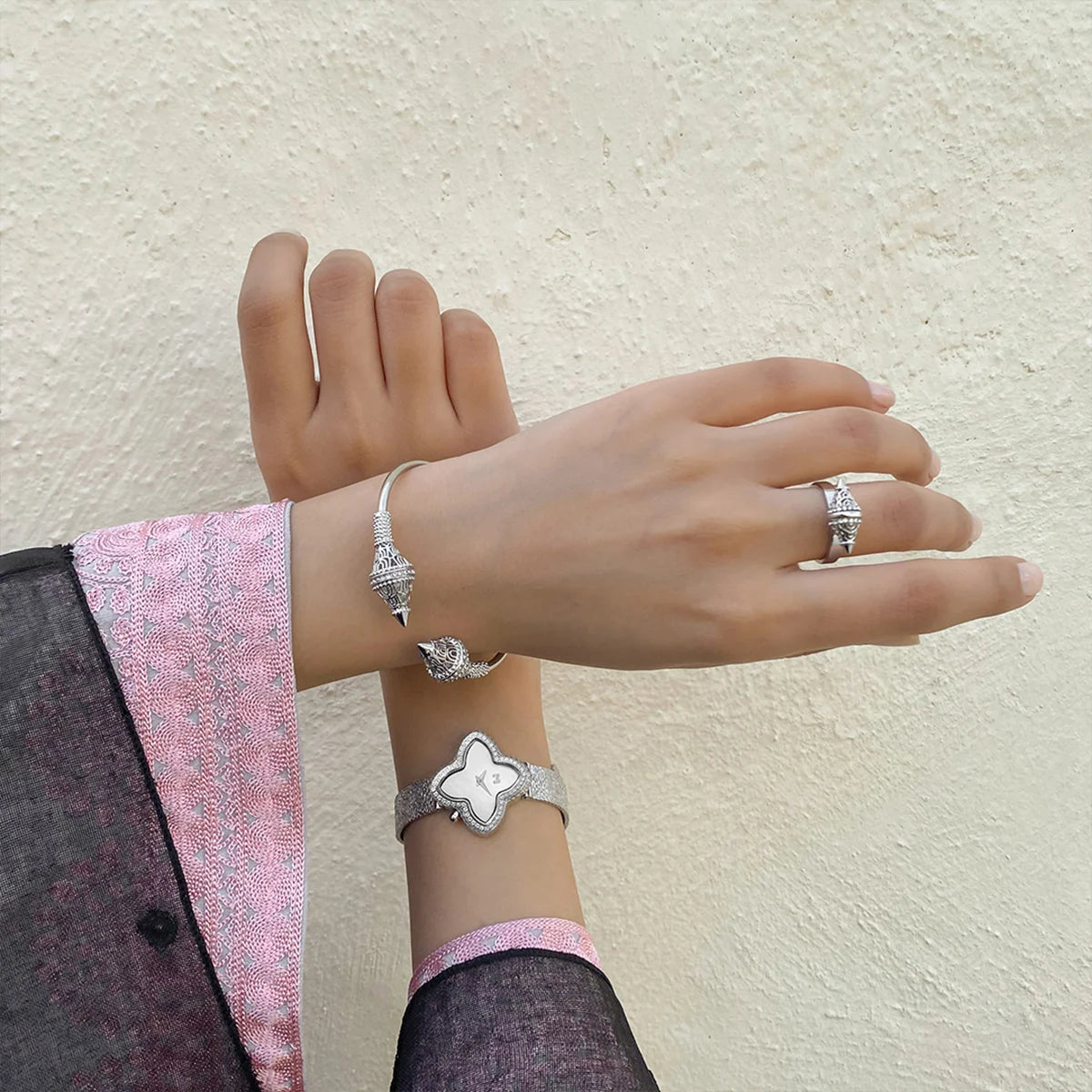 لانترن / خاتم باللون الفضي