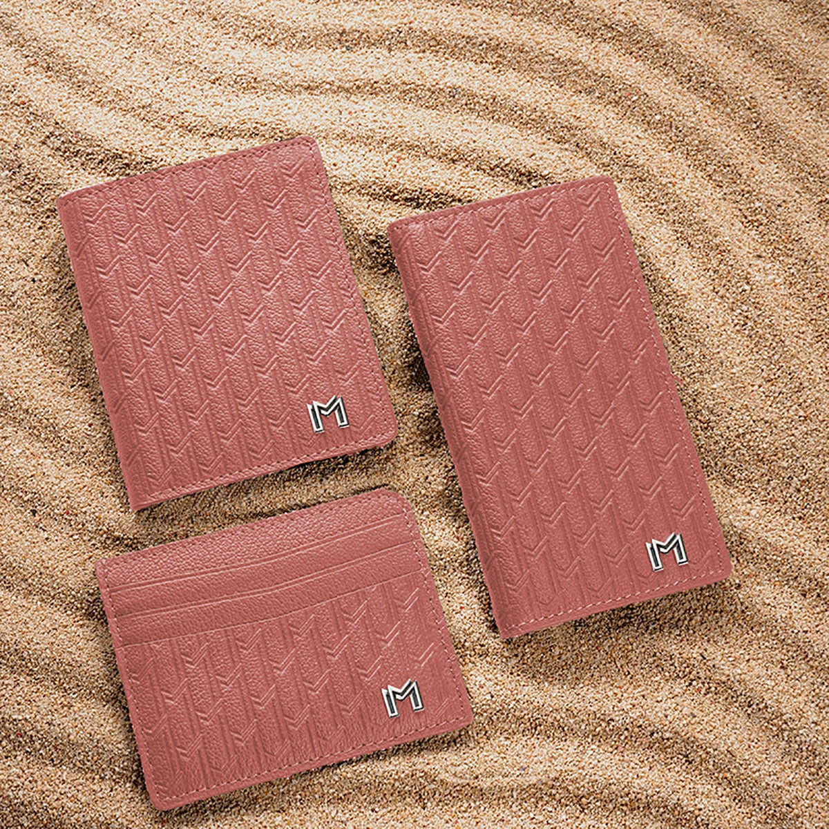 جلد الجمل وردي / فضي