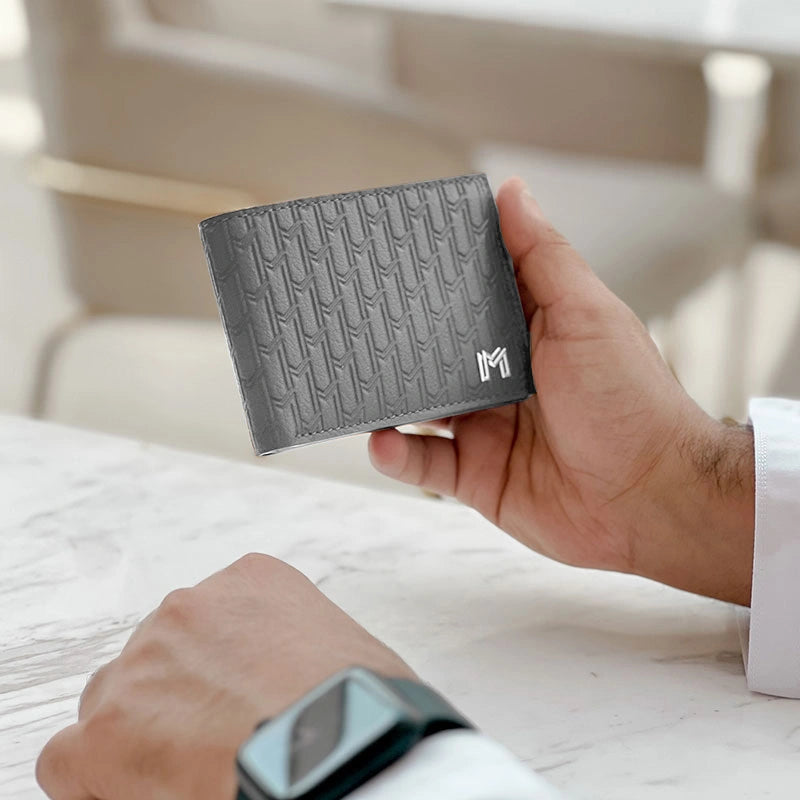 جلد الجمل رمادي / فضي