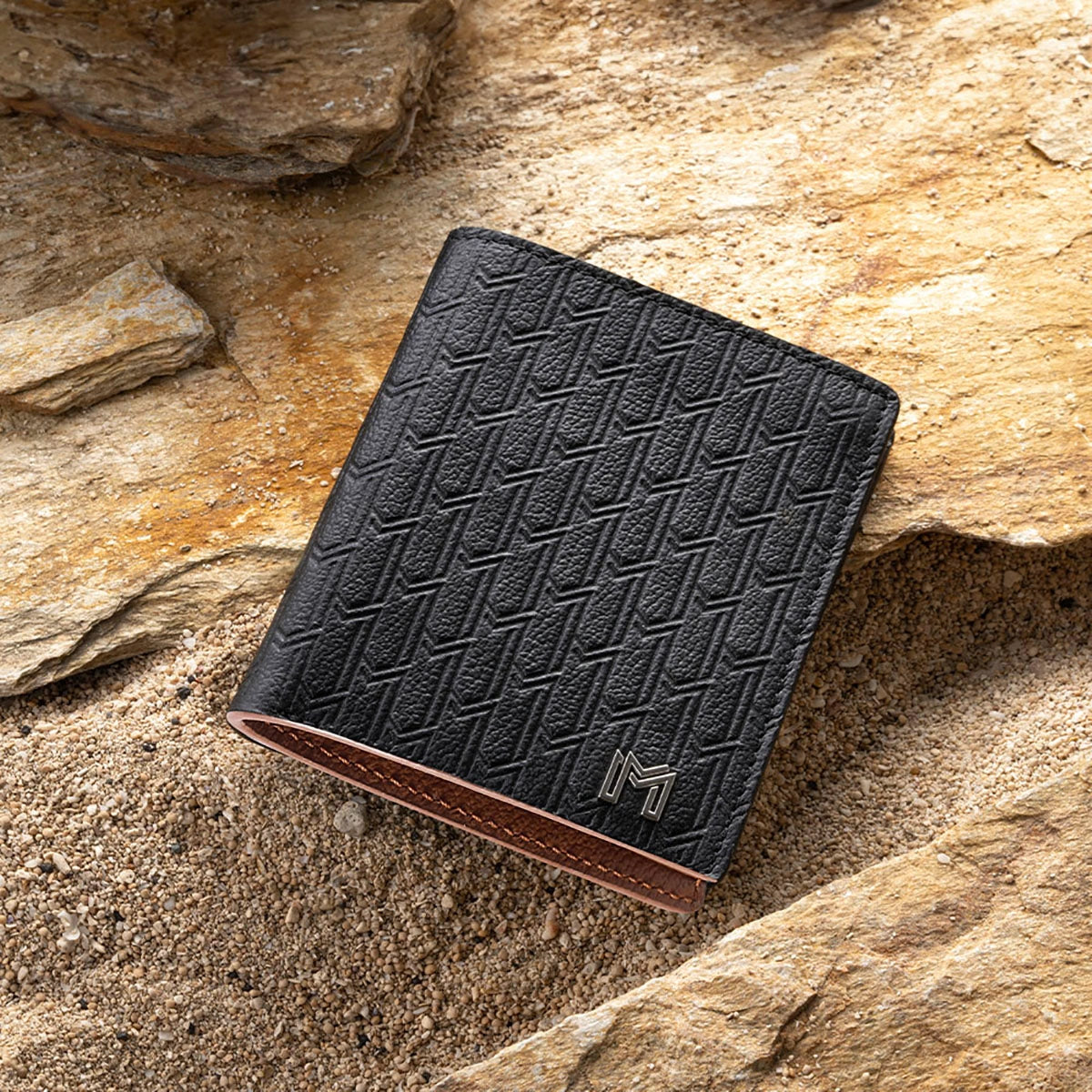 Camel Leather / Black & Tan