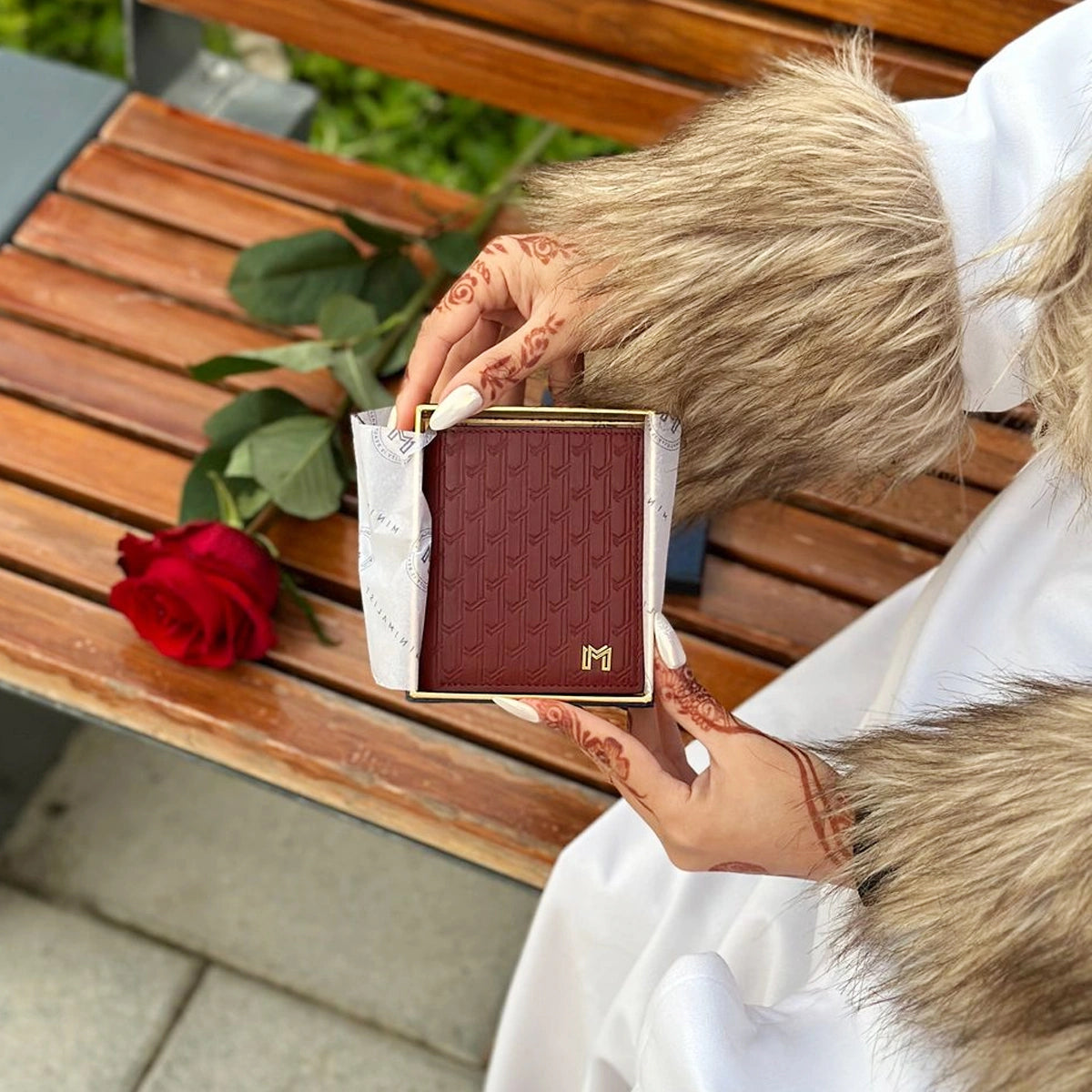 جلد ايطالي بورغندي / ذهبي