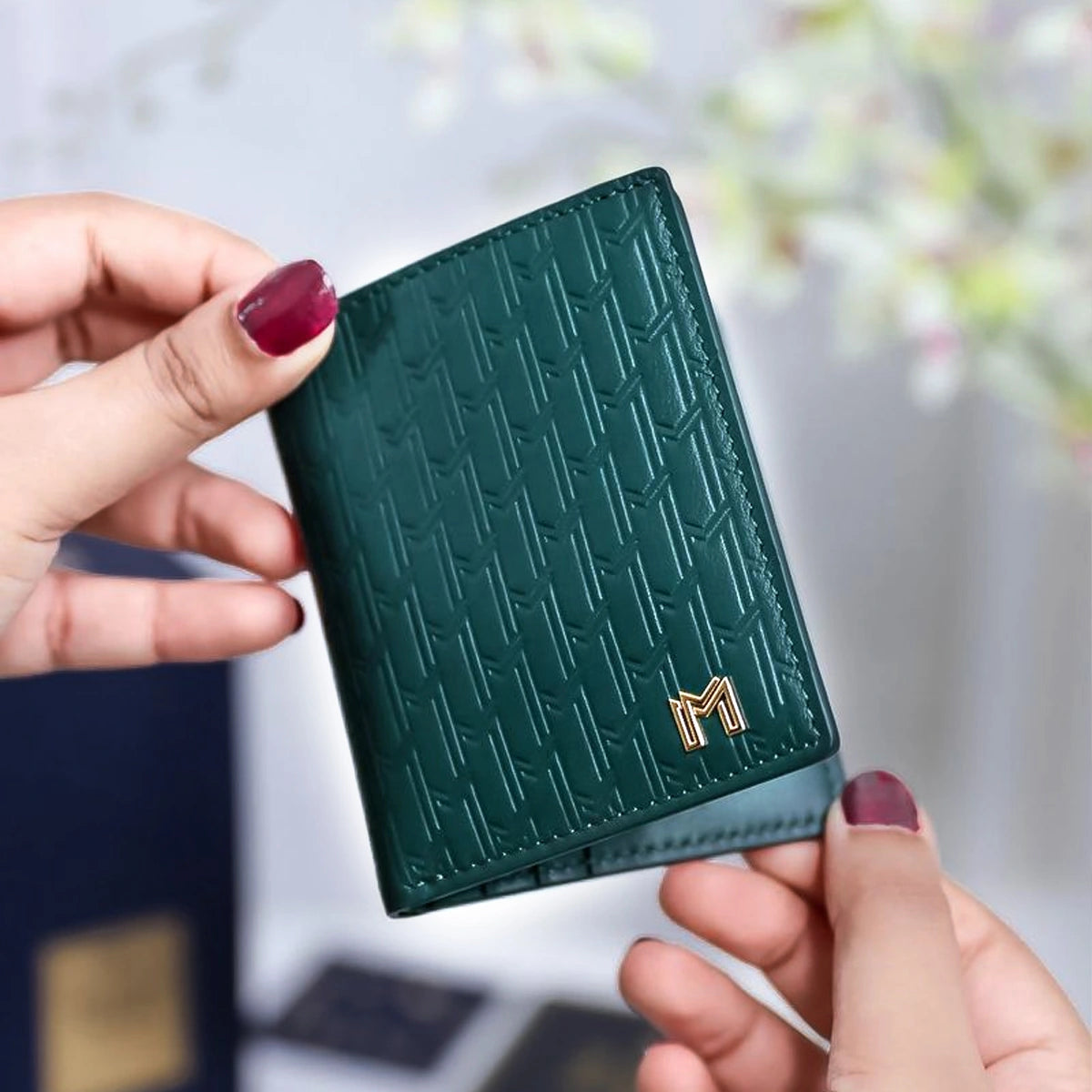 جلد ايطالي اخضر/ ذهبي