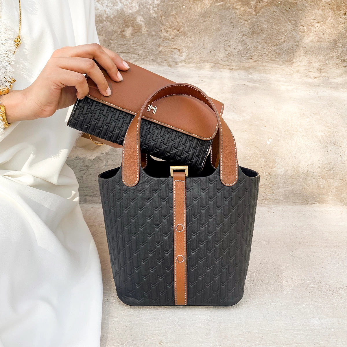 Camel Leather Black & Tan / Silver