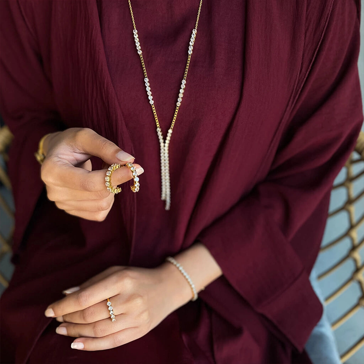 تنس / أقراط باللون الذهبي