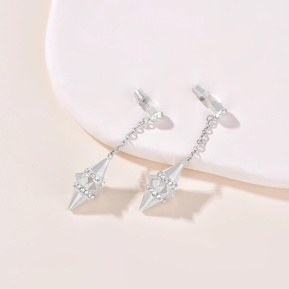 تراث / أقراط باللون الفضي