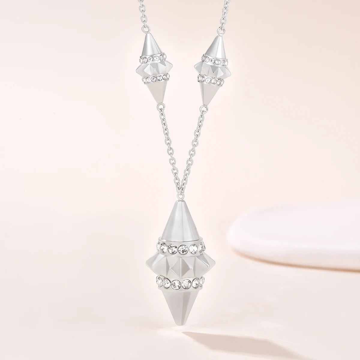 تراث / عقد باللون الفضي