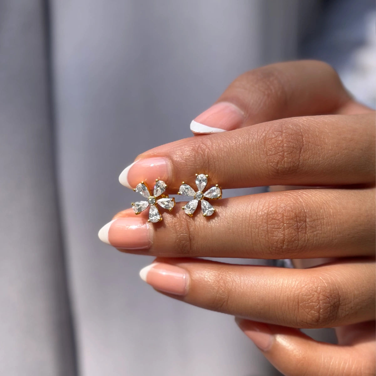 Daisy Flower / Earrings Gold