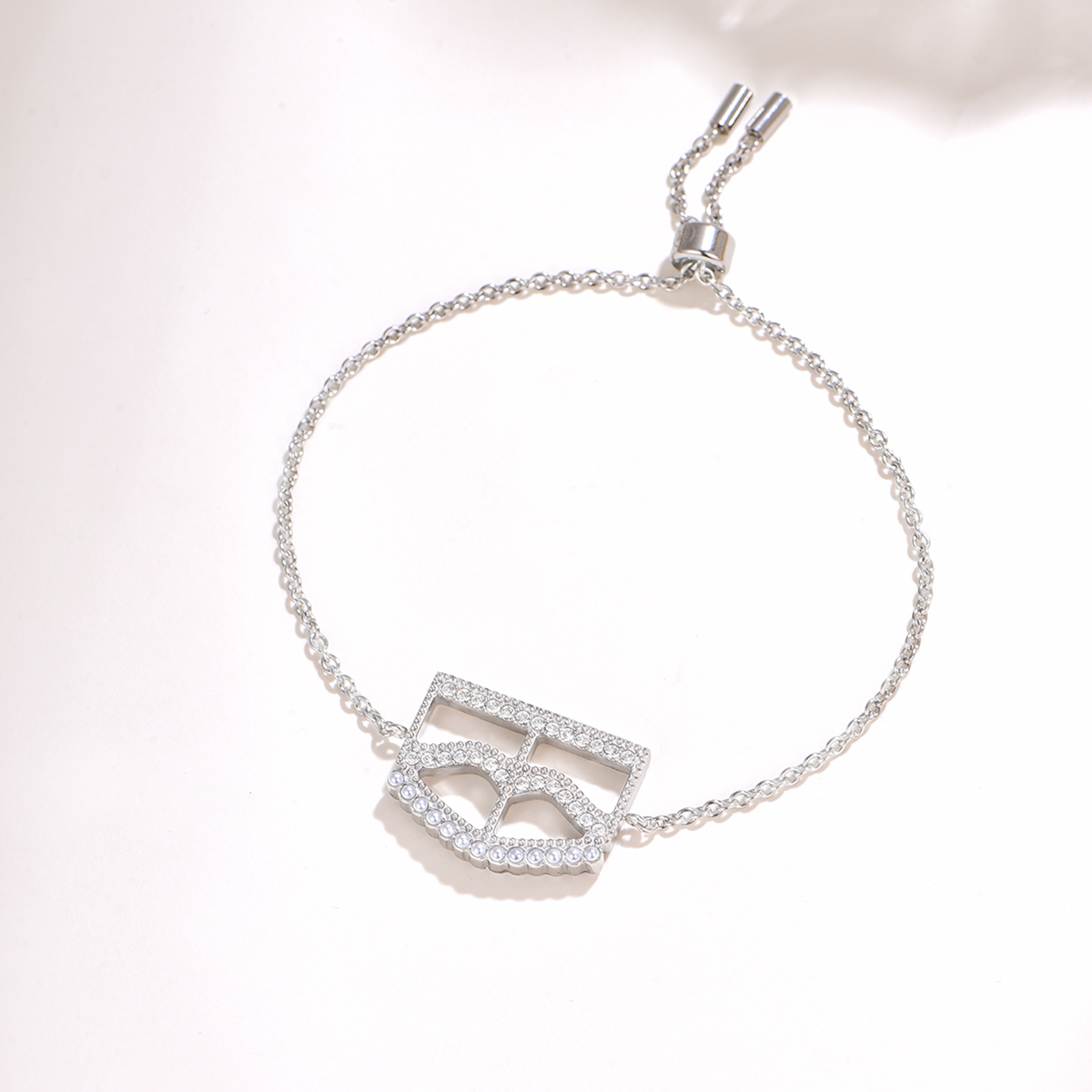 برقع / سوار باللون الفضي