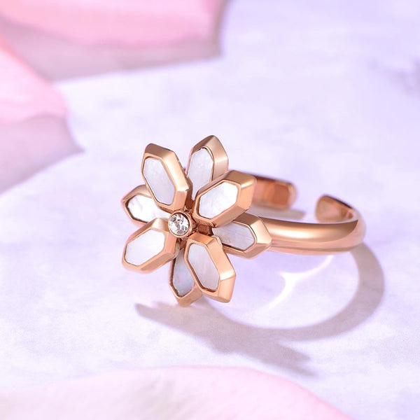 Lotus / Ring Pearl Rose Gold