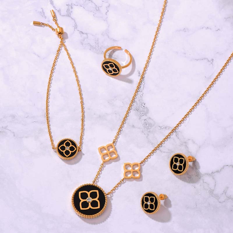 أميرة / أقراط االحجر الأسود باللون الذهبي